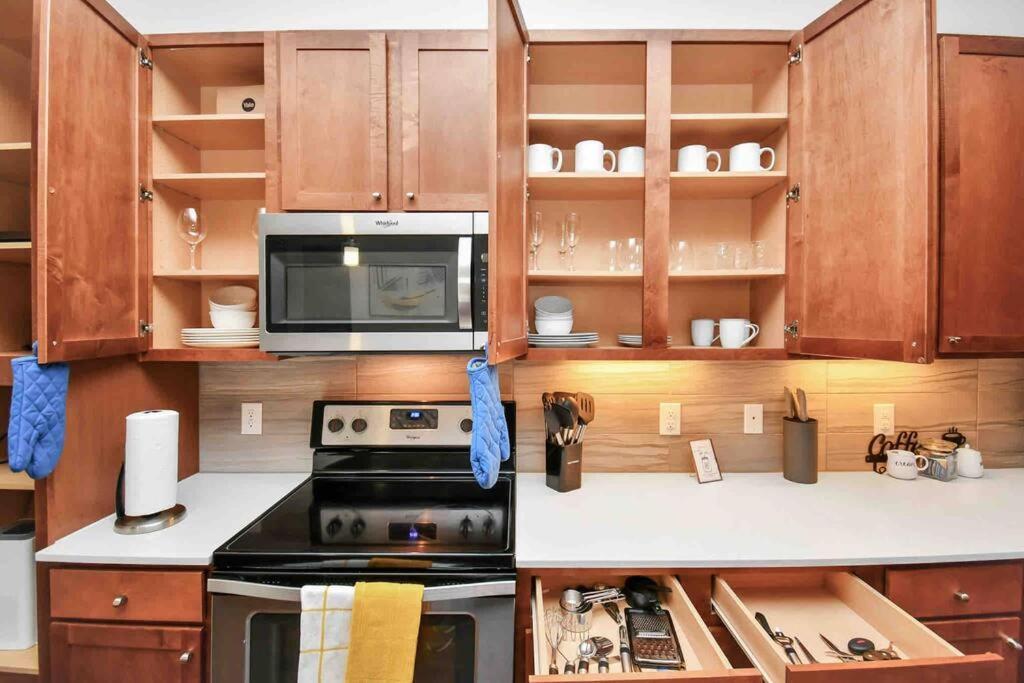 Htown Downtown Oasis Apartment Houston Exterior photo